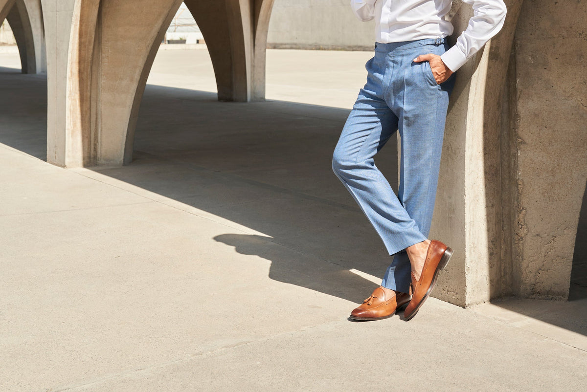 Guía de estilo: cómo combinar tu traje azul con zapatos marrones Havoc