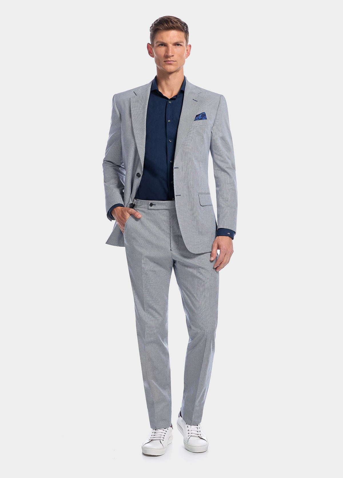 Traje Microdiseño Azul Con Blanco Pata De Gallo