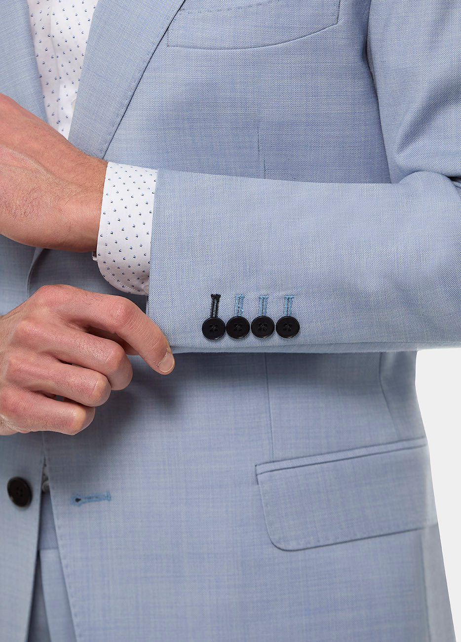 traje azul claro para hombre listo para usar es perfecto para lucir actual con un color distintivo. Ideal para eventos formales o casuales como bodas de día, este traje ready to wear combina elegancia y modernidad, ofreciendo un look versátil que destaca en la moda masculina.