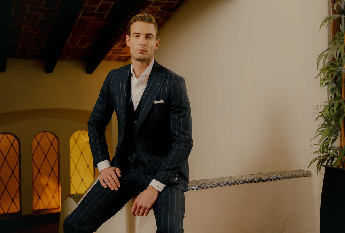 Guía para combinar trajes y camisas con elegancia y estilo