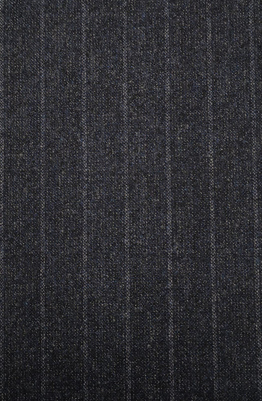 Traje Azul Con Lineas Claras