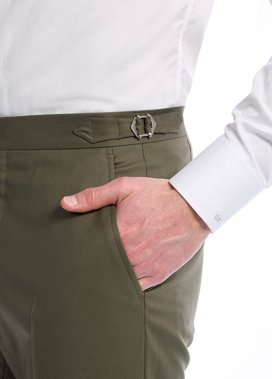 HAVOC Pantalón Sarga Verde Seco