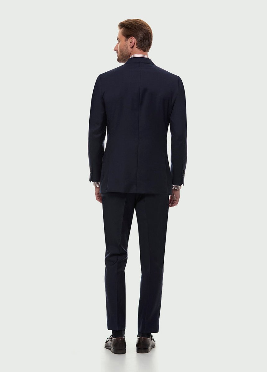 Traje azul ready to wear para oficina o evento formal