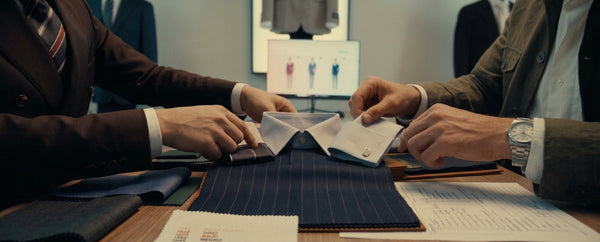 Traje Azul Marino. Raya Diplomática Super 100'S