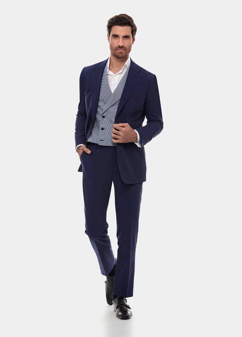 traje azul para hombre listo para usar es la opción perfecta para quienes buscan un look moderno y elegante. Confeccionado con materiales de alta calidad, es ideal para eventos formales o casuales, destacando en la moda masculina con su estilo contemporáneo y versátil.