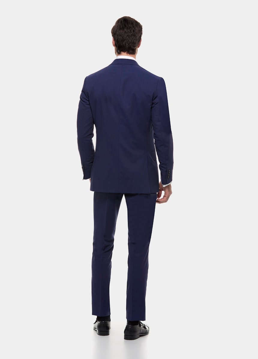 traje azul para hombre listo para usar es la opción perfecta para quienes buscan un look moderno y elegante. Confeccionado con materiales de alta calidad, es ideal para eventos formales o casuales, destacando en la moda masculina con su estilo contemporáneo y versátil.